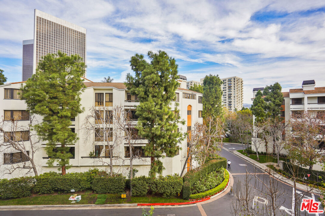 2102 CENTURY PARK LN Unit: 305