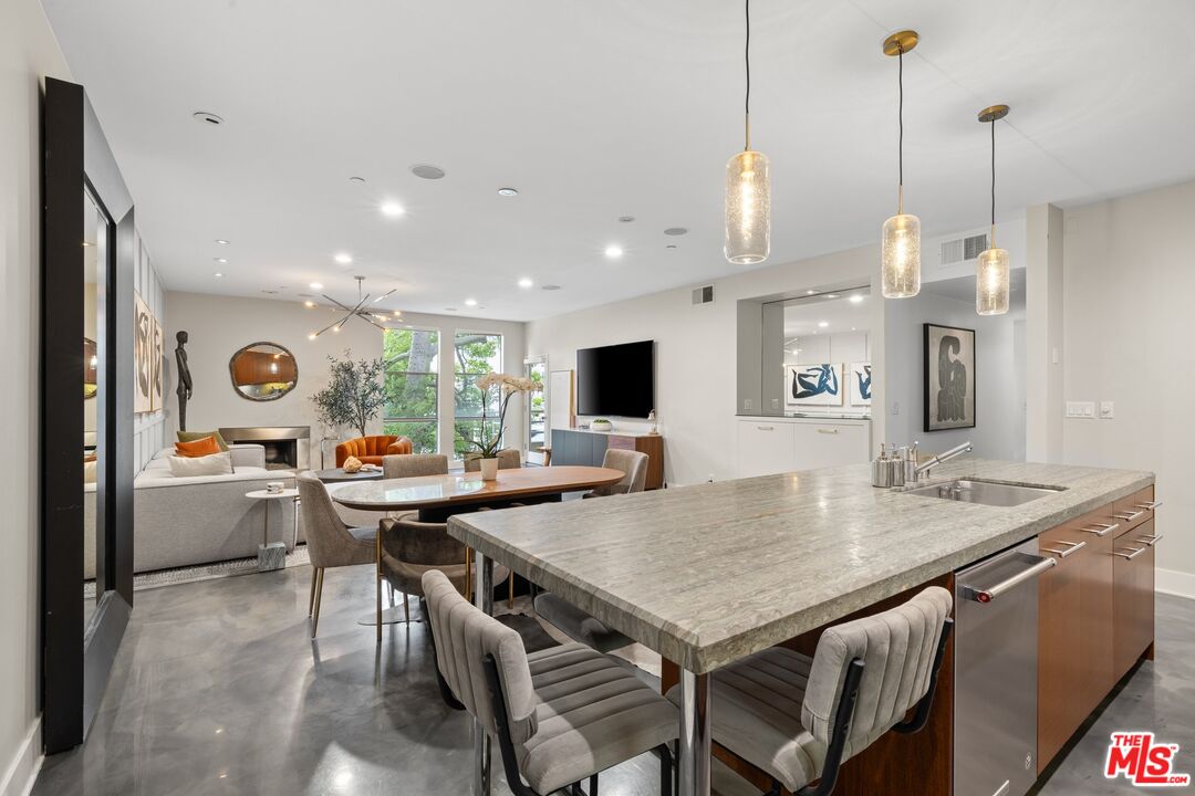 964 Hancock Ave Unit: 103