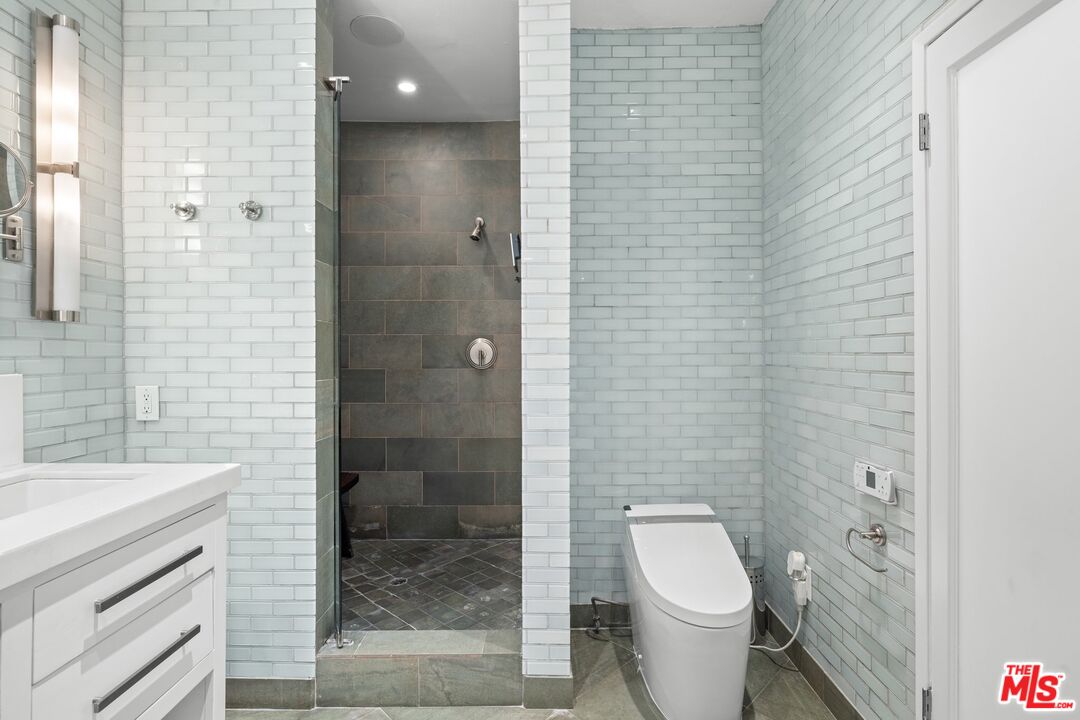 964 Hancock Ave Unit: 103