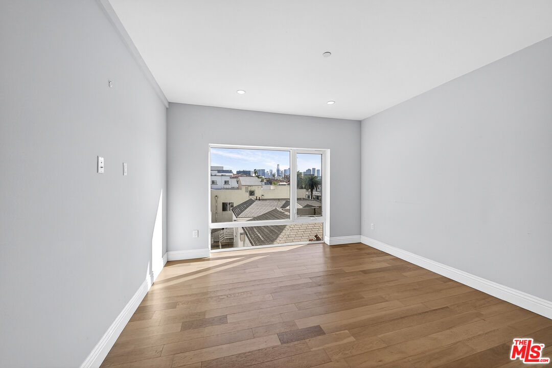 2939 Leeward Ave Unit: 403