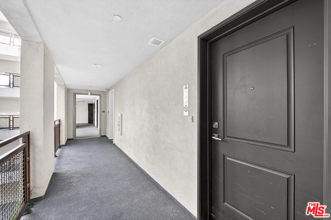 2939 Leeward Ave Unit: 403