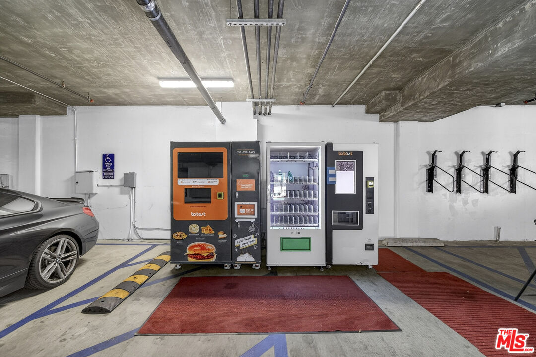 2939 Leeward Ave Unit: 403