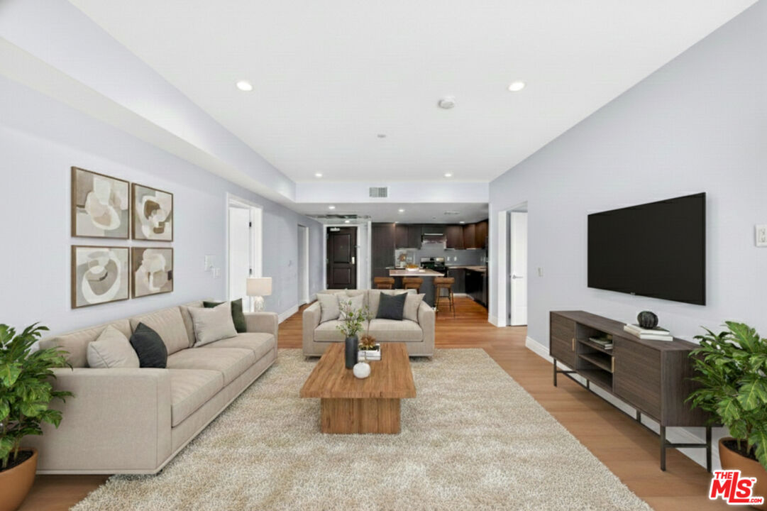 2939 Leeward Ave Unit: 403