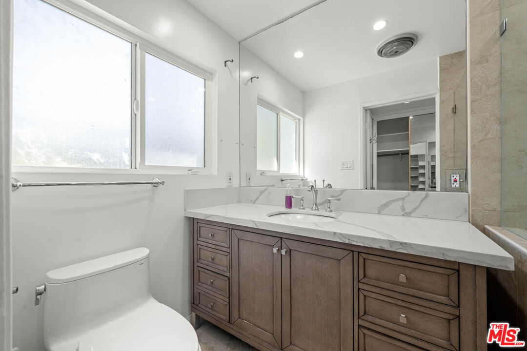 8704 Gregory Way Unit: 1