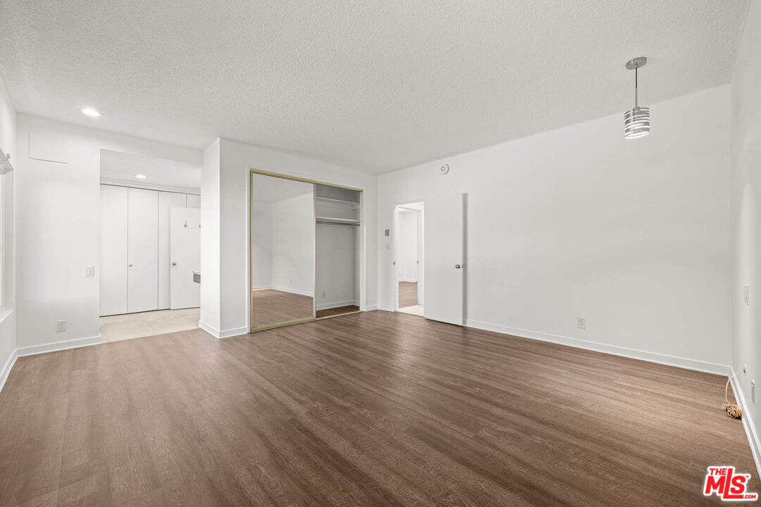 8704 Gregory Way Unit: 1