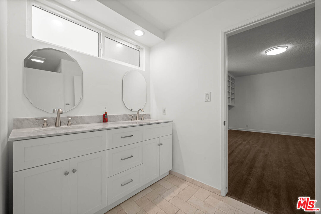 8704 Gregory Way Unit: 1