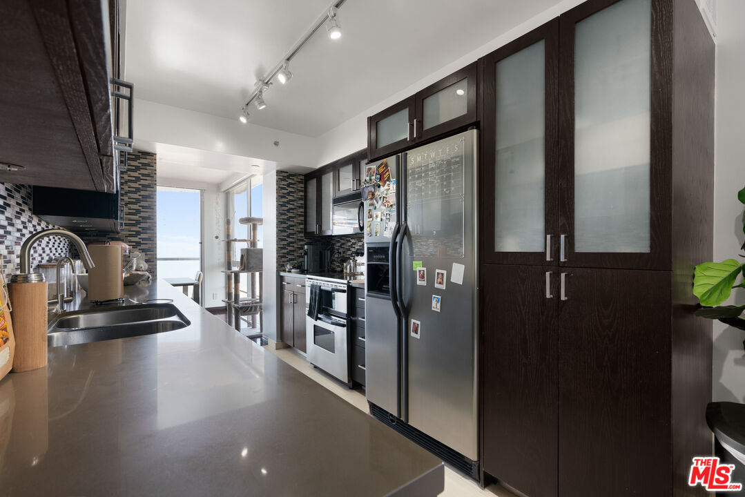 201 Ocean Ave Unit: 909P