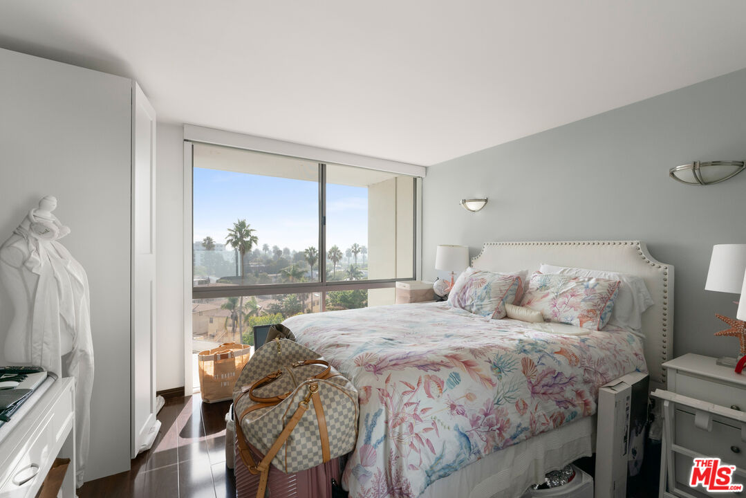 201 Ocean Ave Unit: 909P