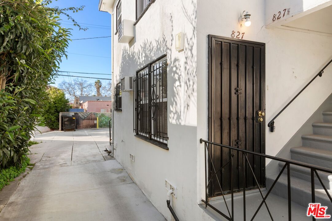 827 N Alta Vista Blvd