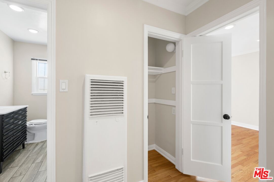 827 N Alta Vista Blvd