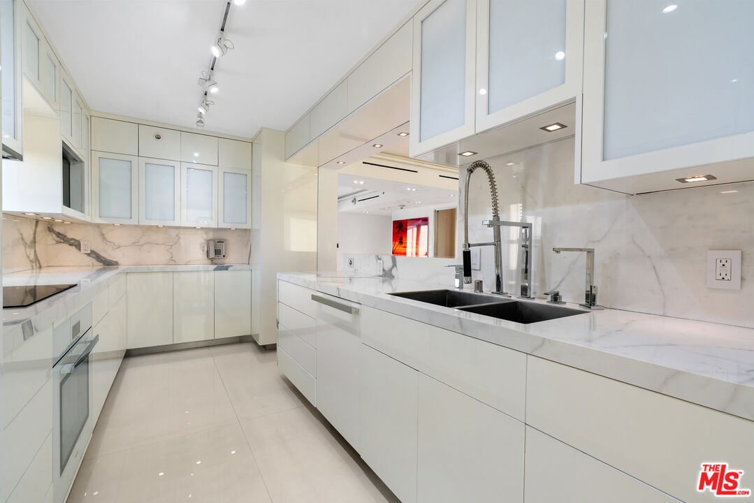 201 Ocean Ave Unit: 409P