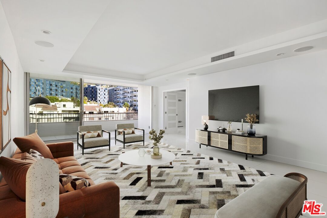 1100 Alta Loma Rd Unit: 1002