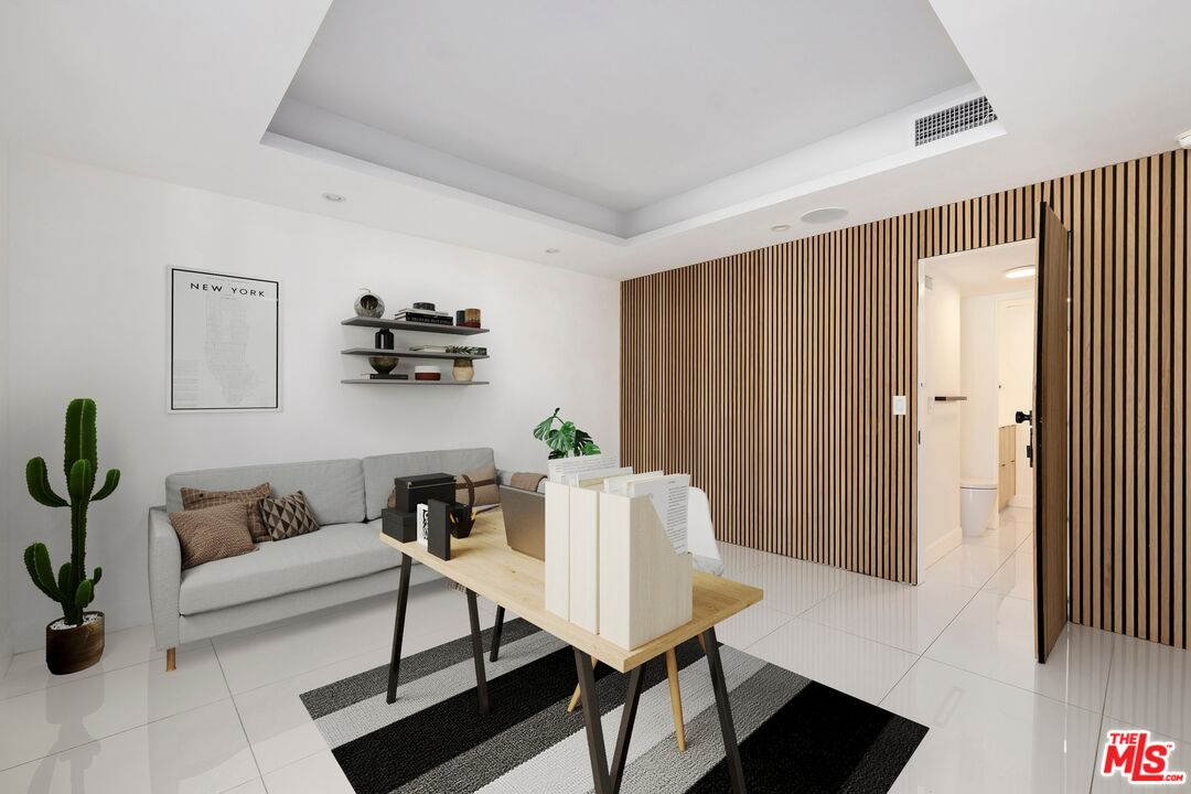 1100 Alta Loma Rd Unit: 1002