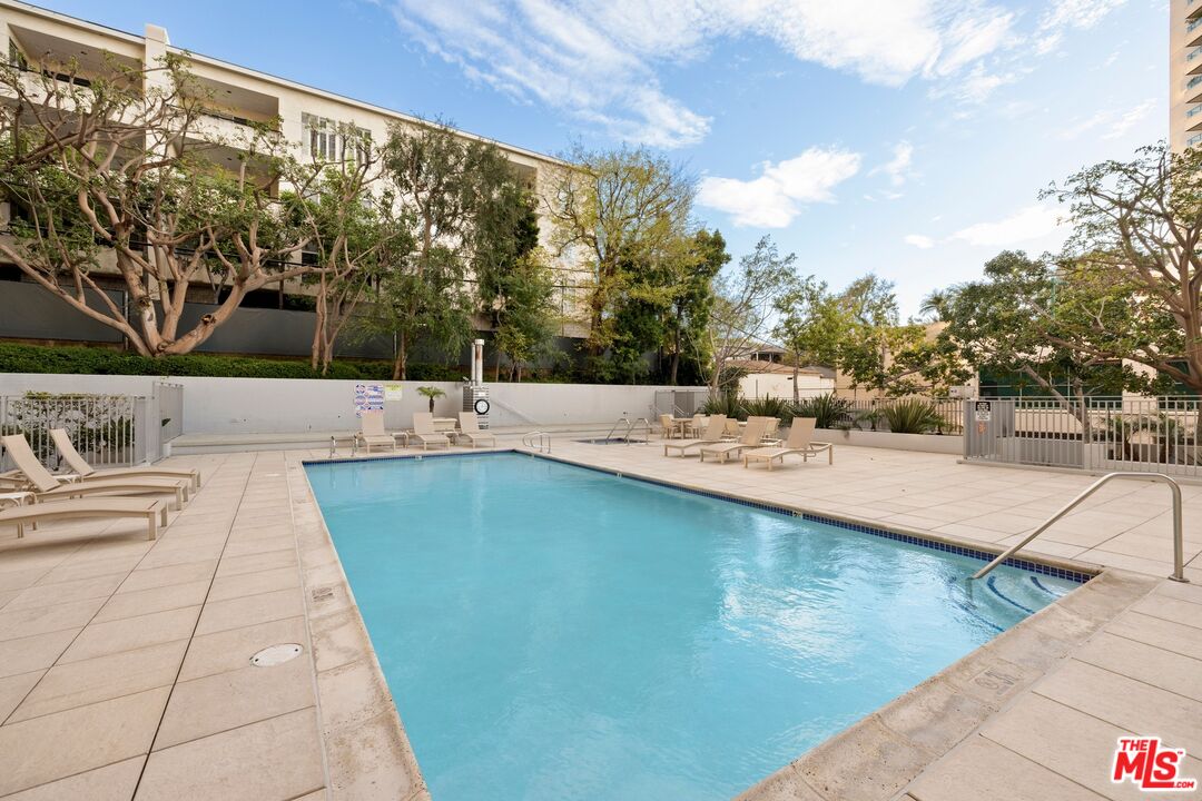 10450 Wilshire Blvd Unit: 7E