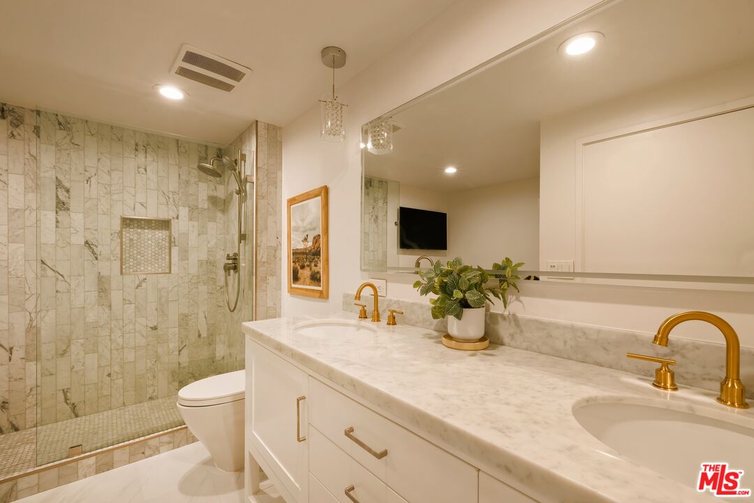 10450 Wilshire Blvd Unit: 7E