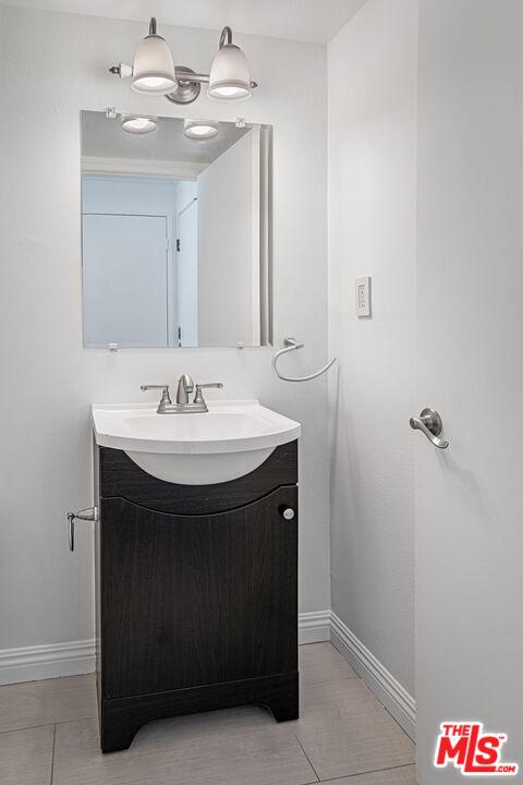 15002 Magnolia Blvd Unit: 4