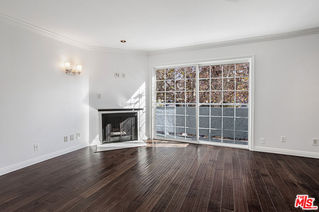 15002 Magnolia Blvd Unit: 4