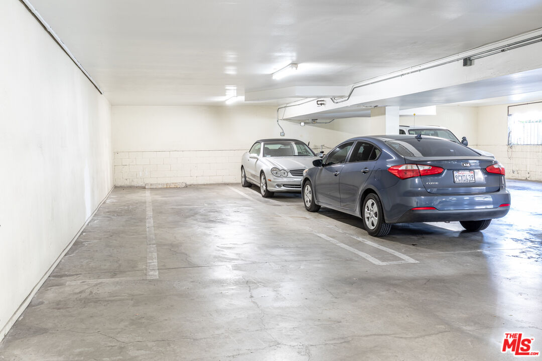 15002 Magnolia Blvd Unit: 4