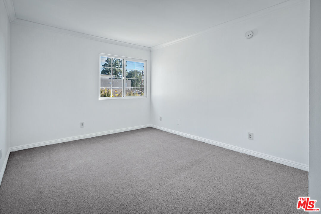 15002 Magnolia Blvd Unit: 4