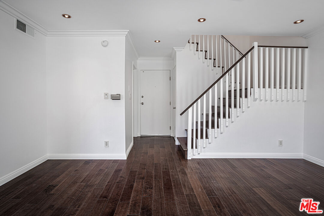 15002 Magnolia Blvd Unit: 4