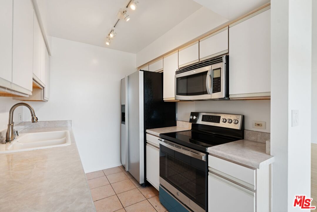 201 Ocean Ave Unit: 1705P