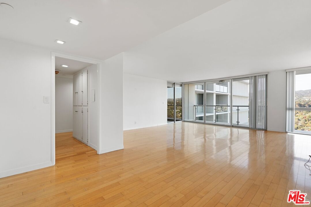 201 Ocean Ave Unit: 1705P