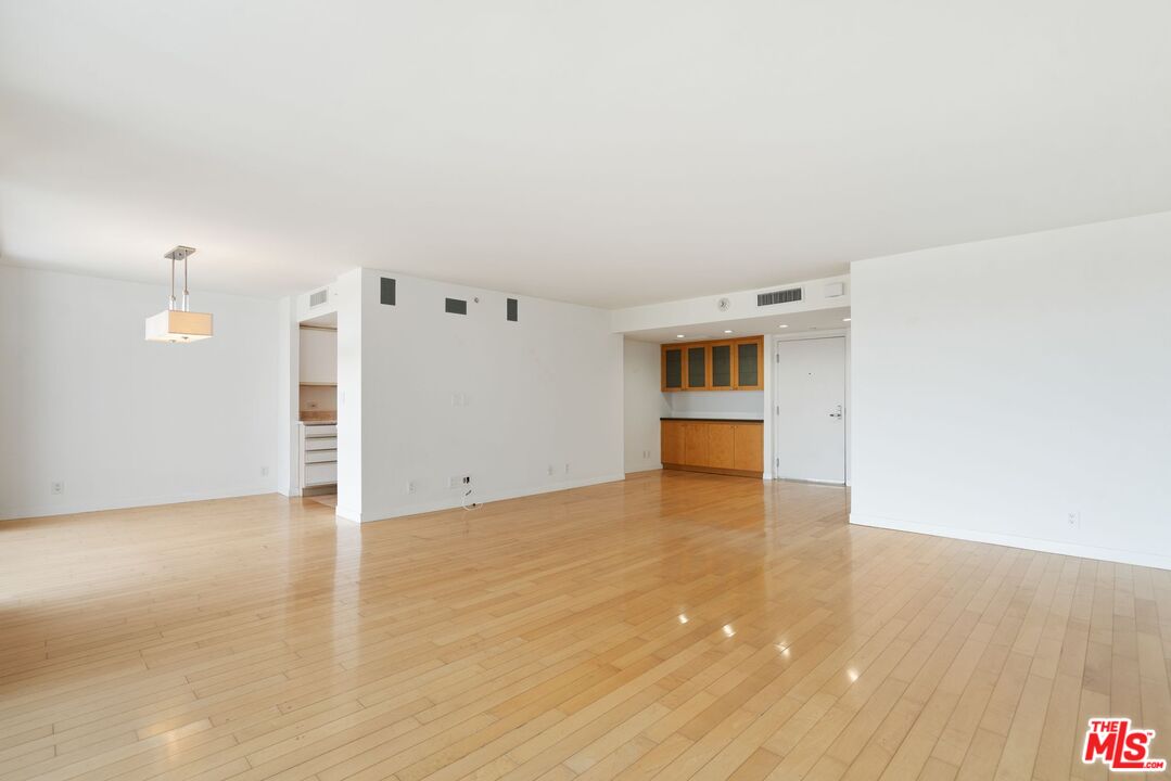 201 Ocean Ave Unit: 1705P