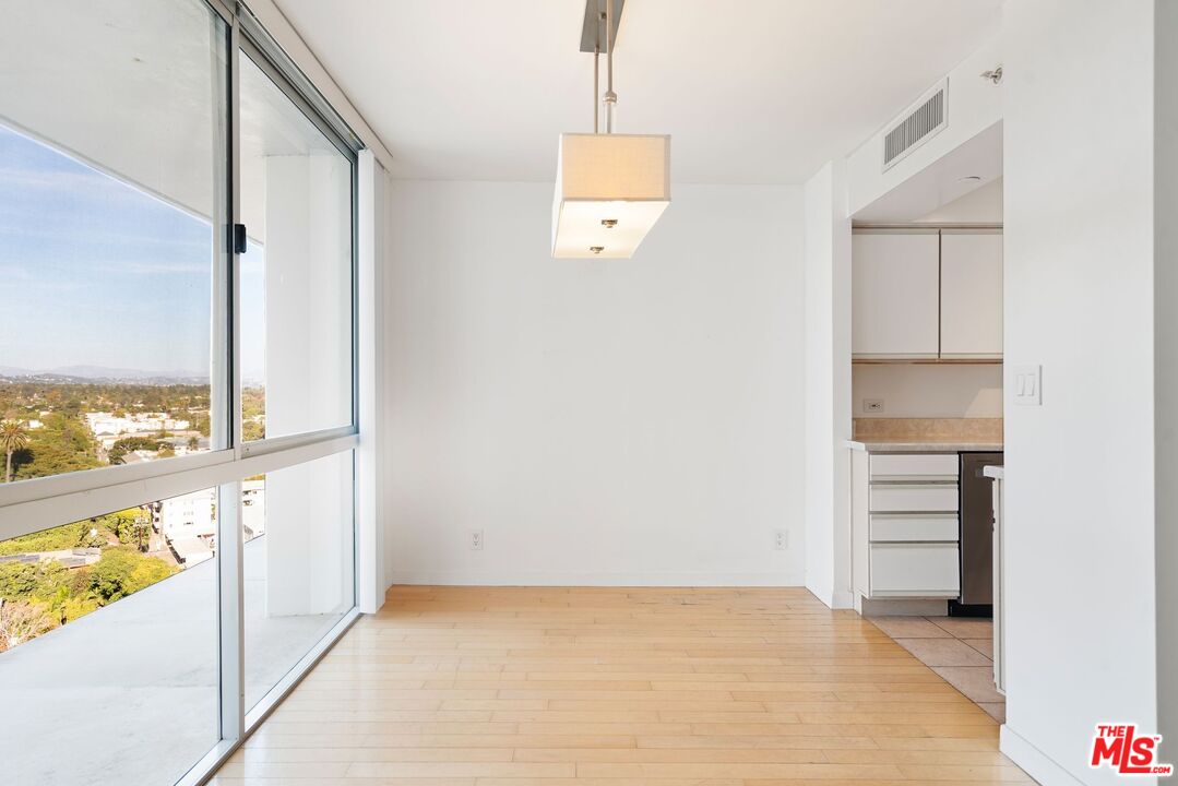 201 Ocean Ave Unit: 1705P