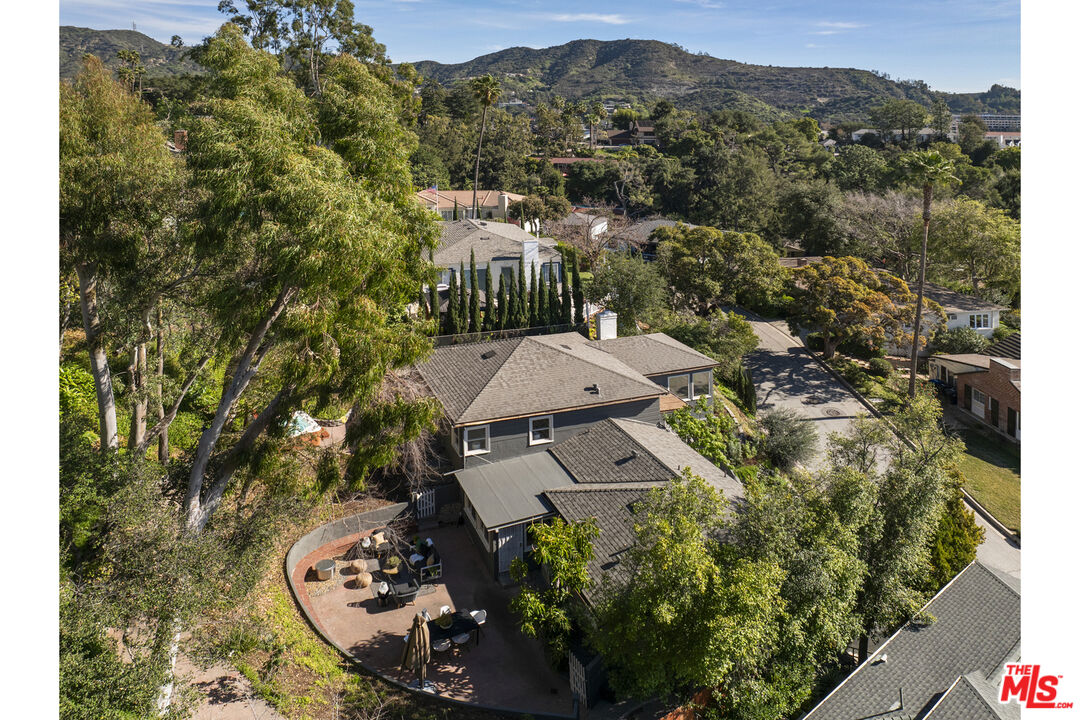 1611 Puebla Dr