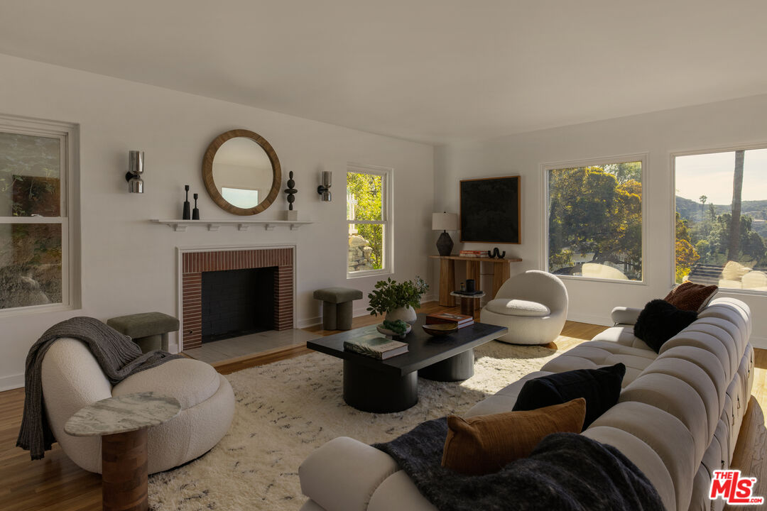 1611 Puebla Dr