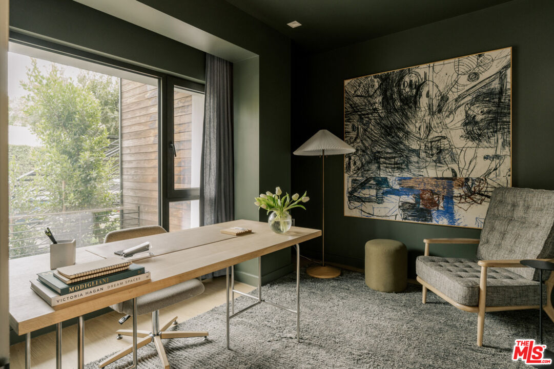 702 N Doheny Dr Unit: TH5