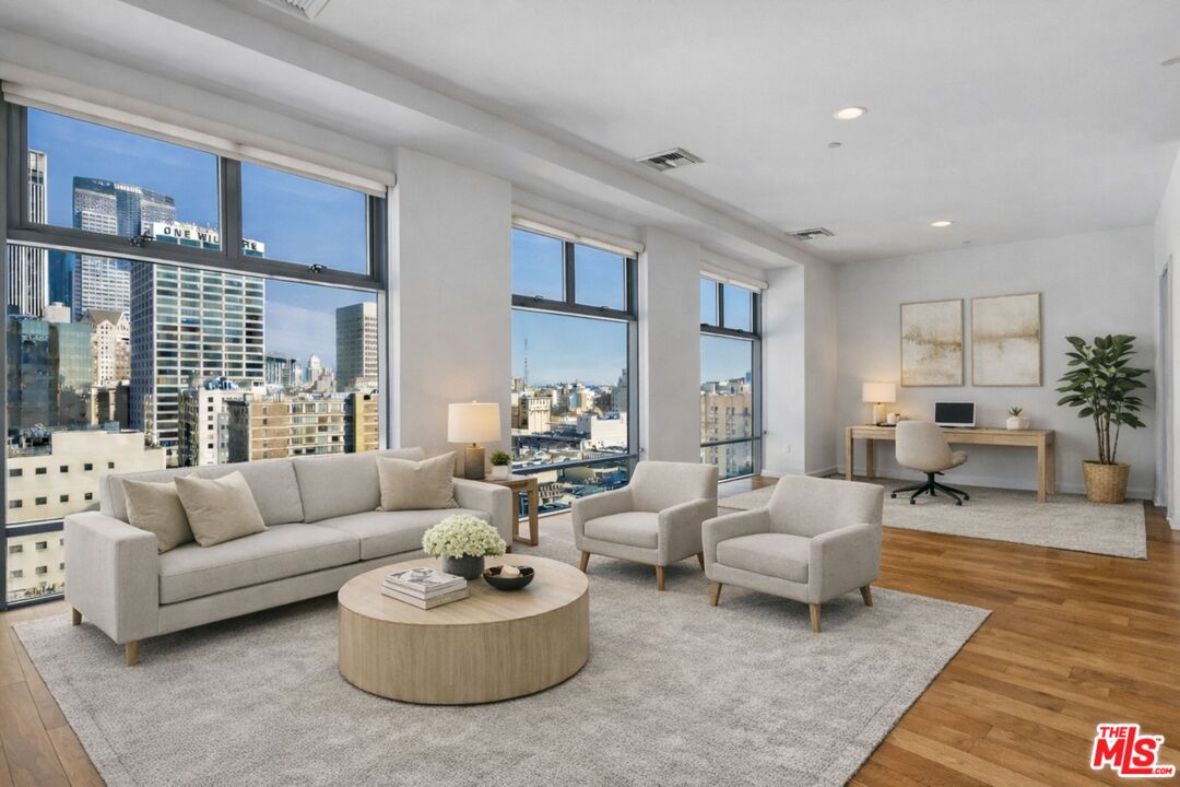 801 S Grand Ave Unit: 1306