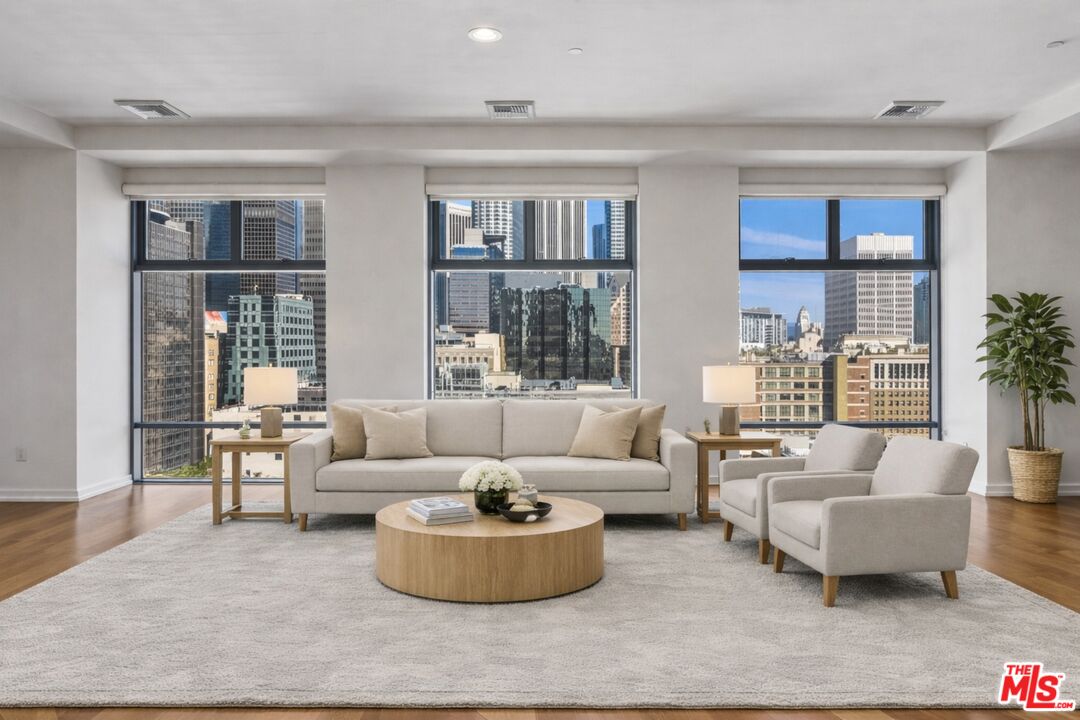 801 S Grand Ave Unit: 1306