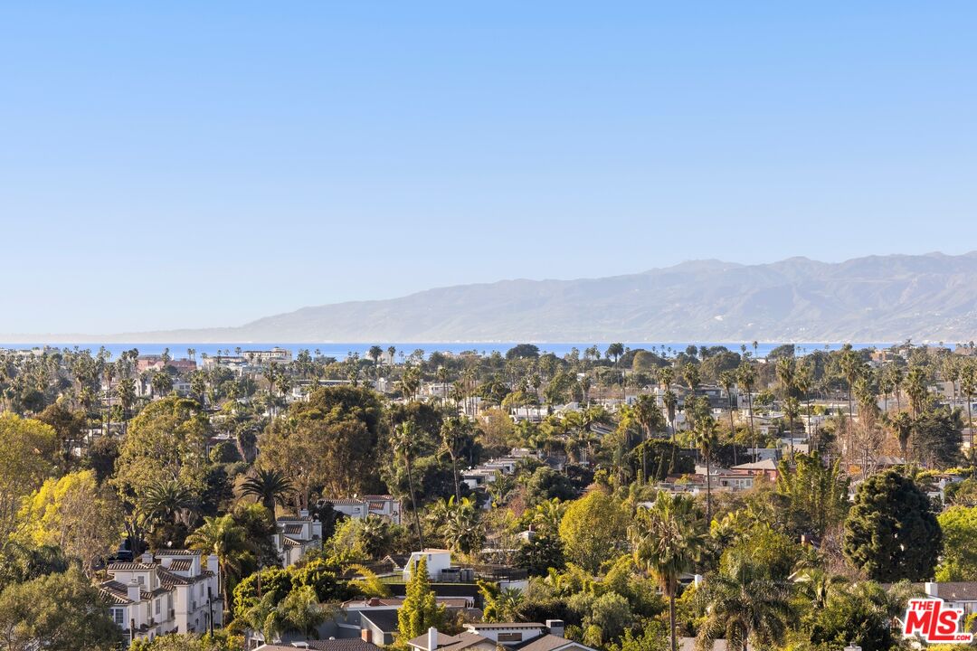 13700 Marina Pointe Dr Unit: 1011