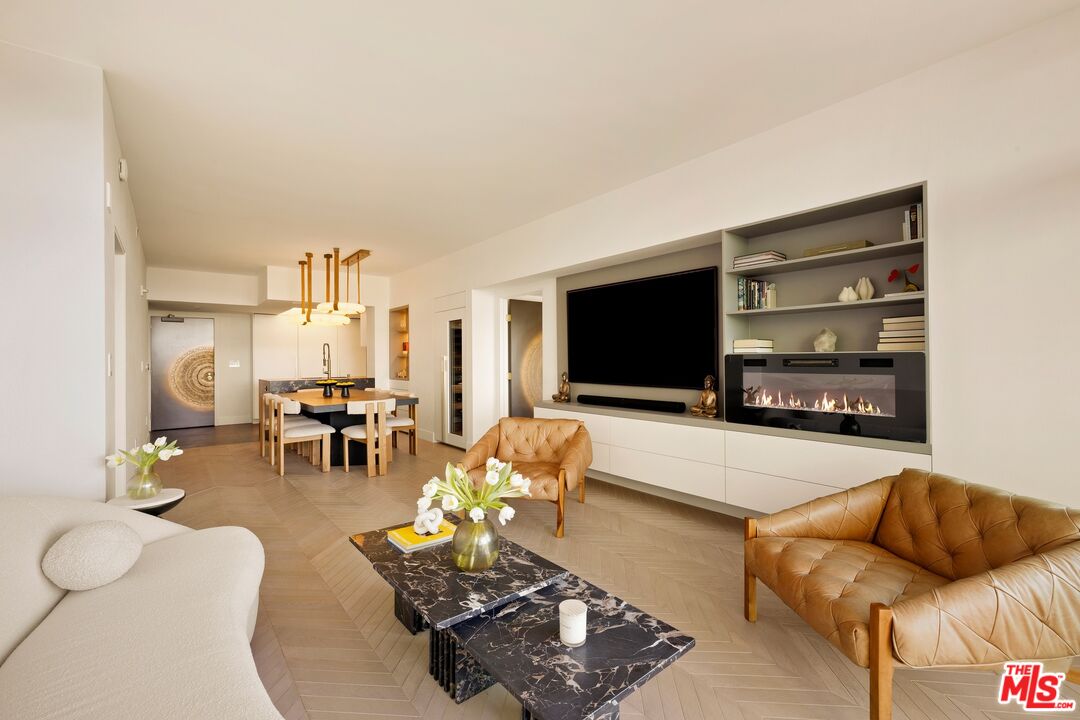 13700 Marina Pointe Dr Unit: 1011