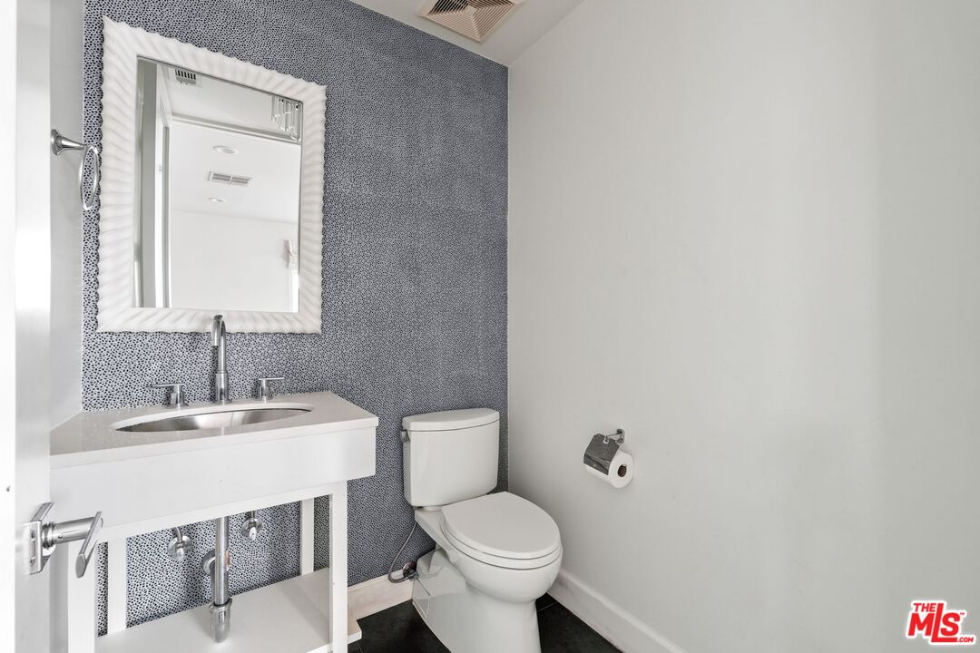 1745 S Barrington Ave