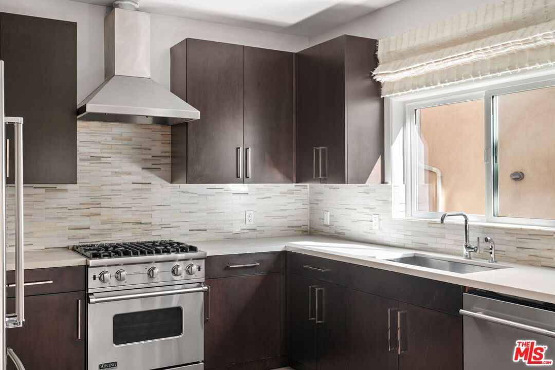 1745 S Barrington Ave