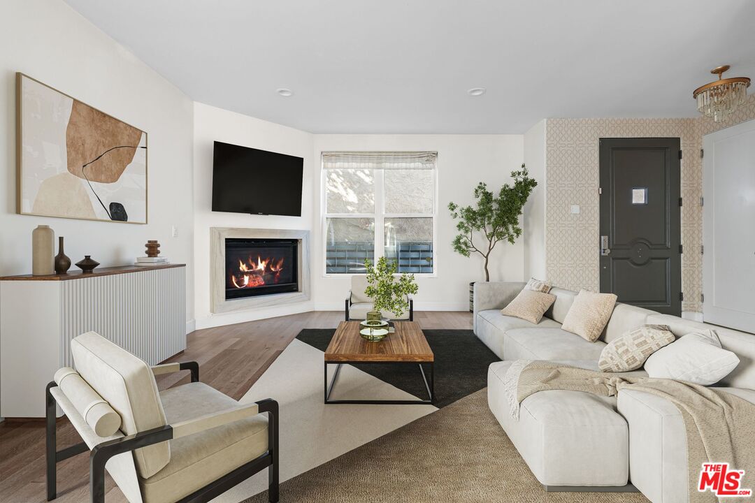 1745 S Barrington Ave