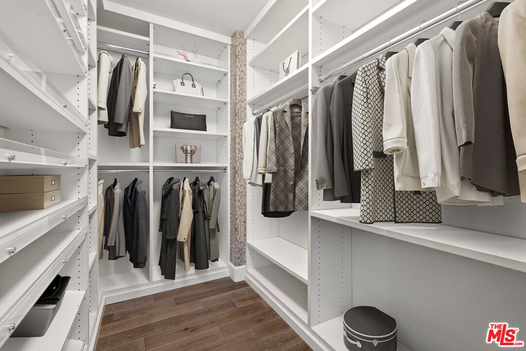 1745 S Barrington Ave