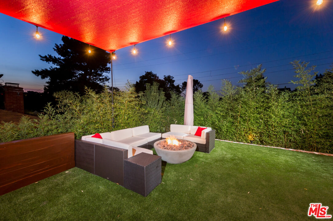 3401 Camino De La Cumbre