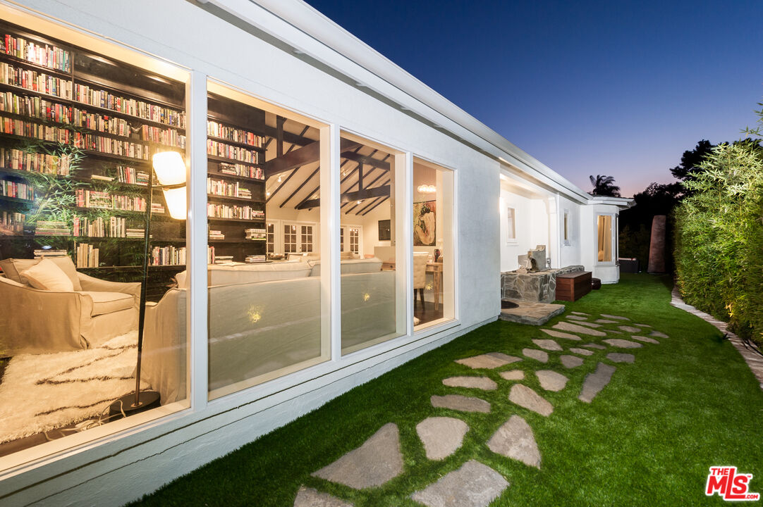 3401 Camino De La Cumbre