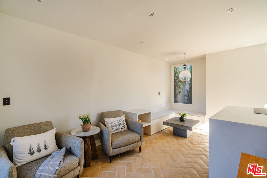 2640 Clyde Ave Unit: ADU