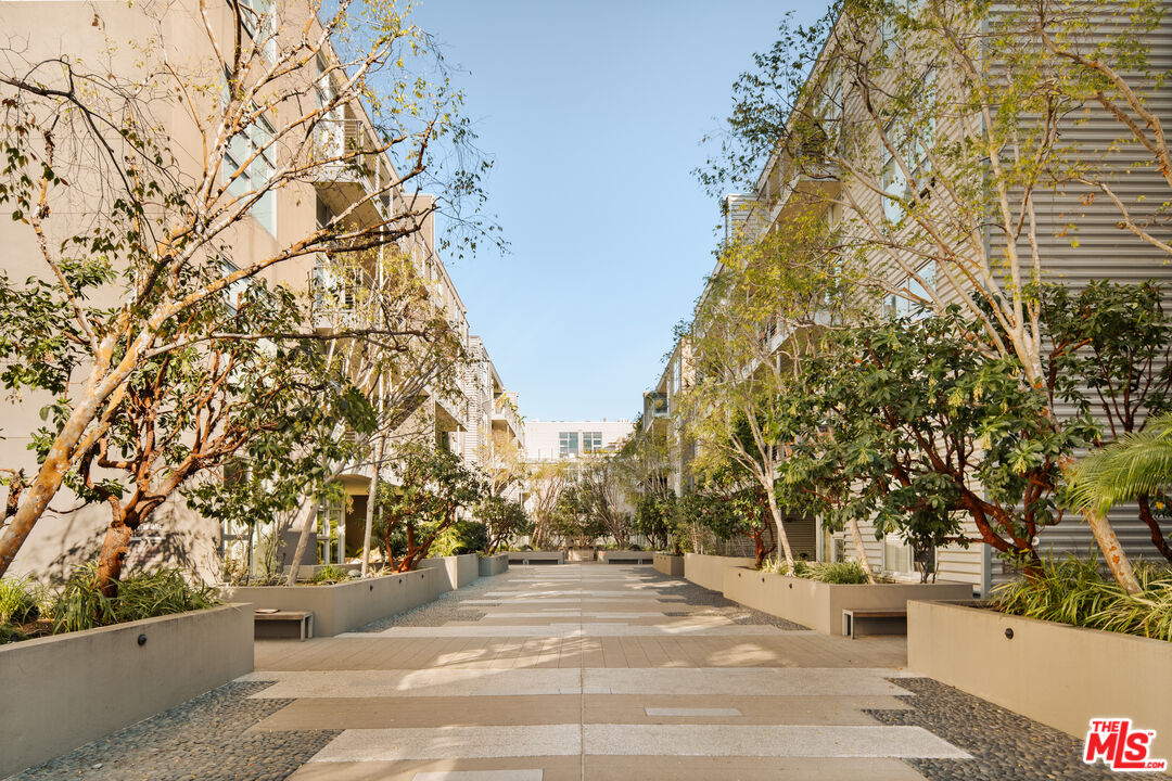 4080 Glencoe Ave Unit: 226