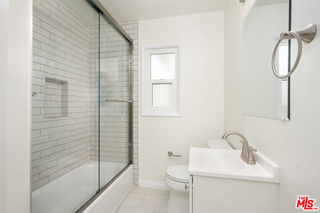 2007 E Villa St Unit: C