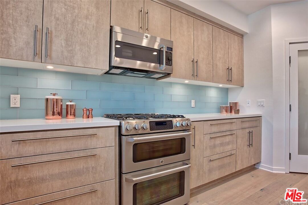 4240 Laurel Canyon Blvd Unit: 402