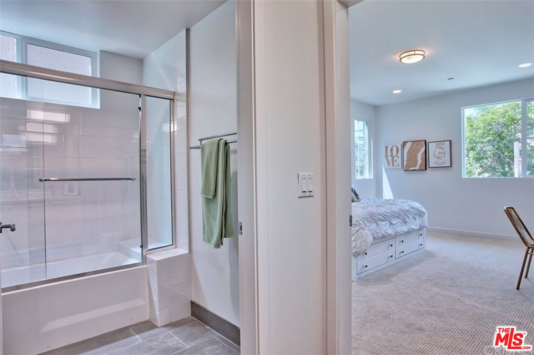 4240 Laurel Canyon Blvd Unit: 402