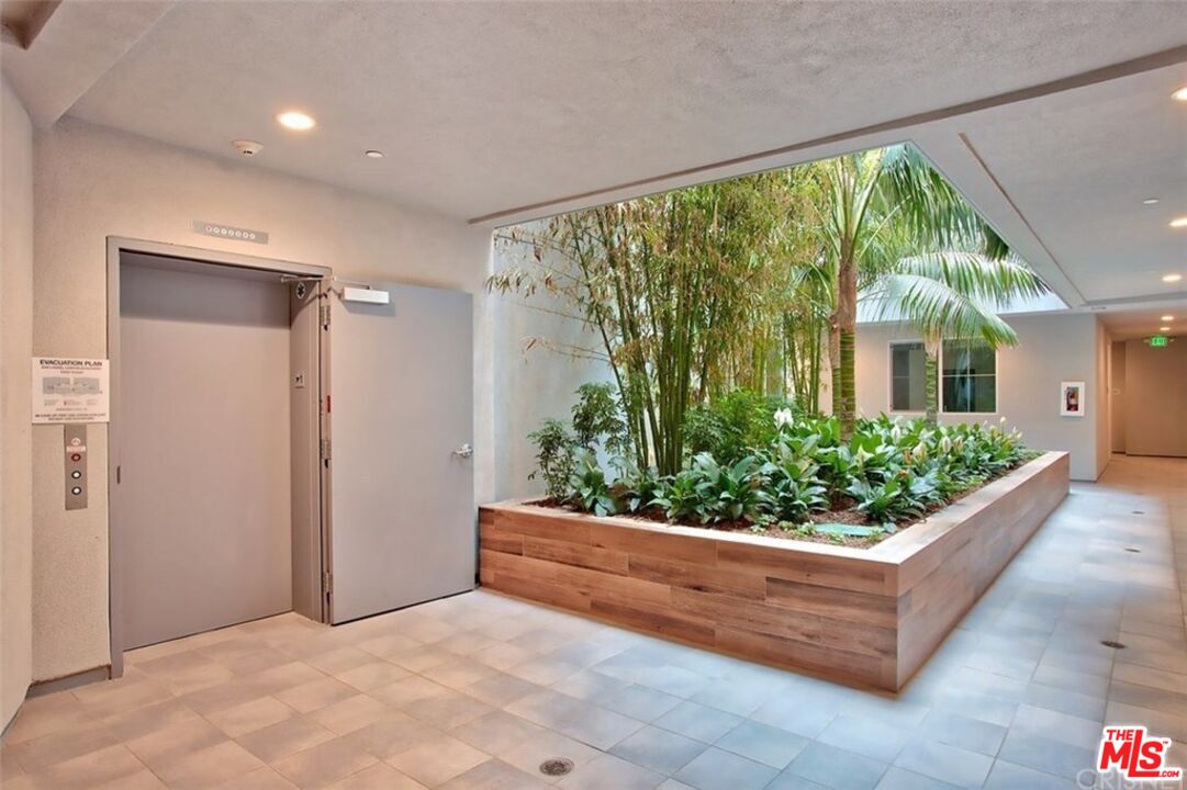 4240 Laurel Canyon Blvd Unit: 402