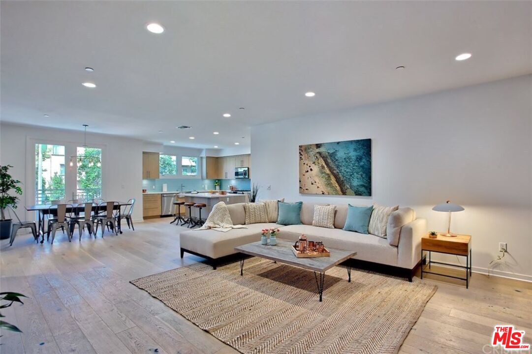 4240 Laurel Canyon Blvd Unit: 402