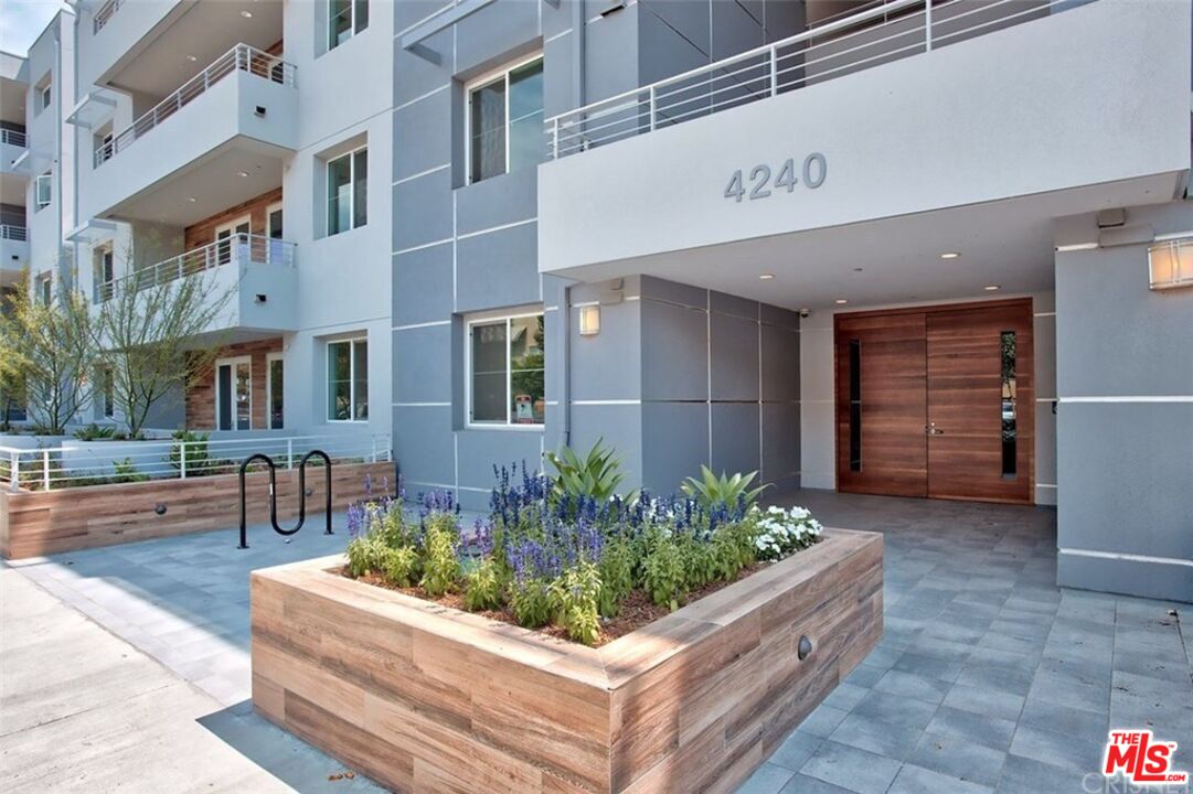 4240 Laurel Canyon Blvd Unit: 402