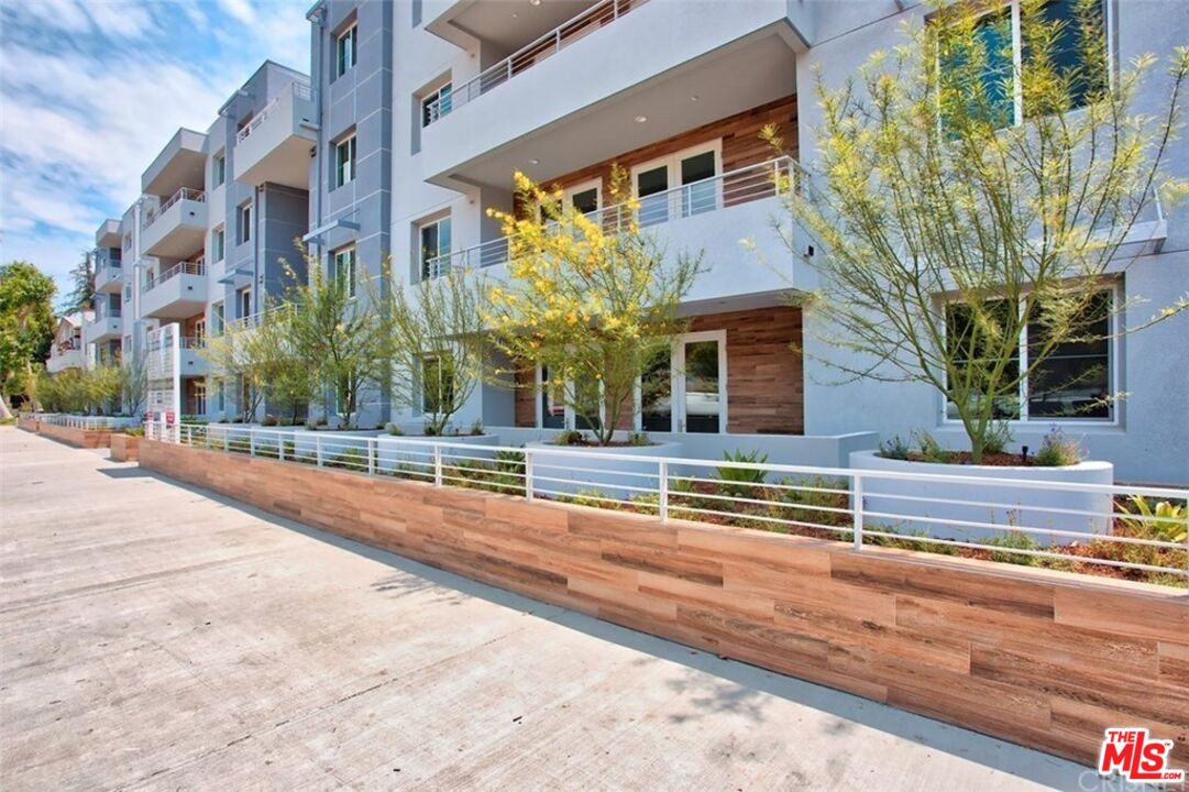 4240 Laurel Canyon Blvd Unit: 402